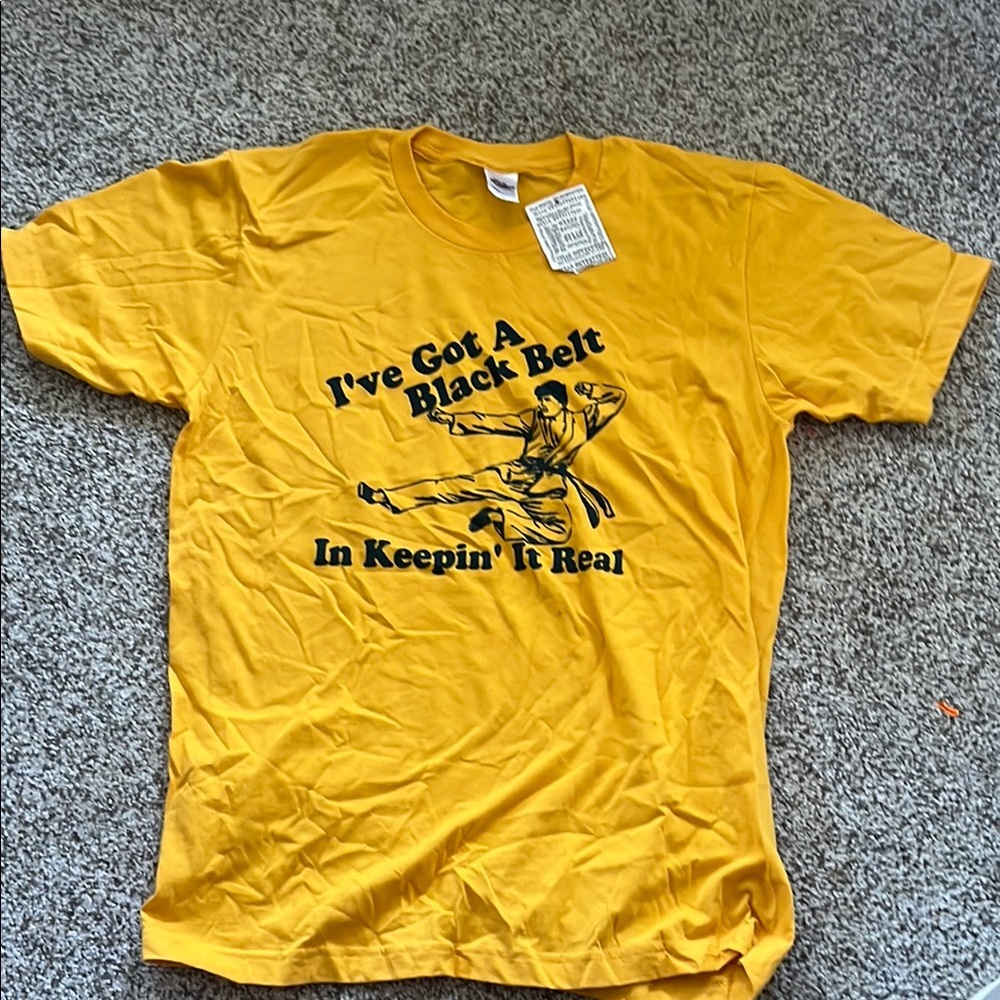New T-shirt never worn nwt